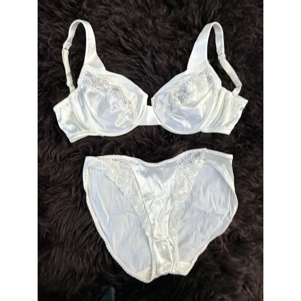 Vintage Victoria Secret White Satin Bra & Panty‎ Set Lace Trim Bridal Underwear